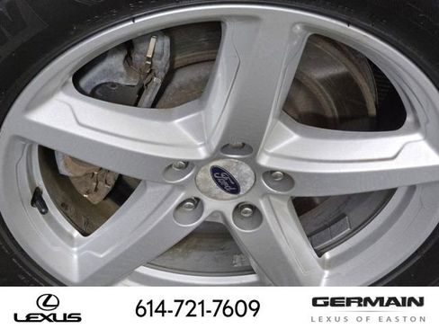 Used 2017 Ford Explorer XLT w/ Equipment Group 202A AWD/4WD image 14