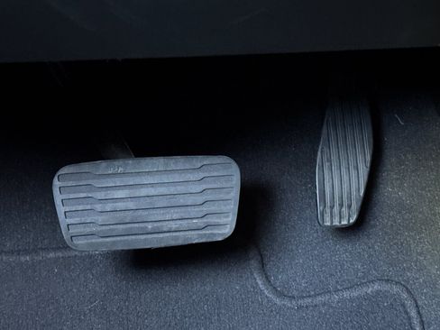 Used 2024 Chevrolet Suburban Premier AWD/4WD image 39