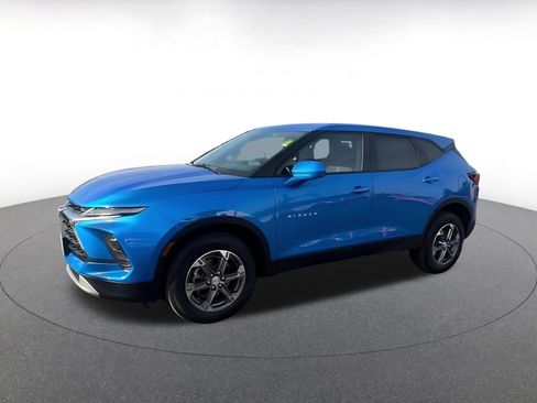 Used 2025 Chevrolet Blazer LT image 8
