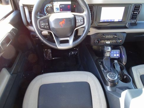 Used 2023 Ford Bronco Big Bend w/ Sasquatch Package image 19
