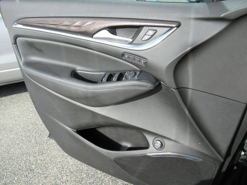 Used 2024 Buick Enclave Avenir w/ Avenir Technology Package image 28