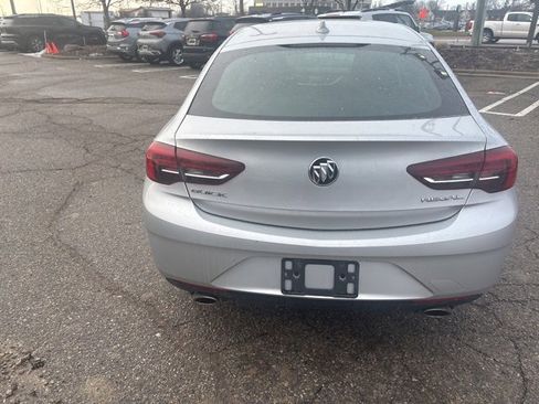 Used 2018 Buick Regal Preferred image 4