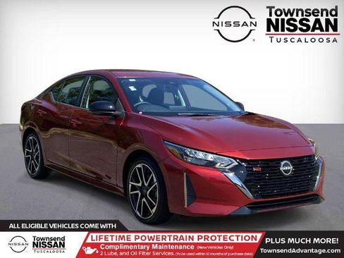 Certified 2025 Nissan Sentra SR FWD image 1