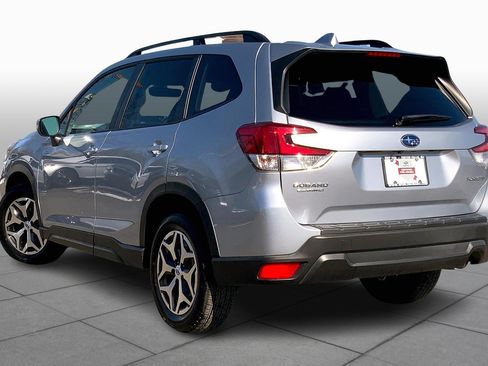 Used 2020 Subaru Forester Premium image 11