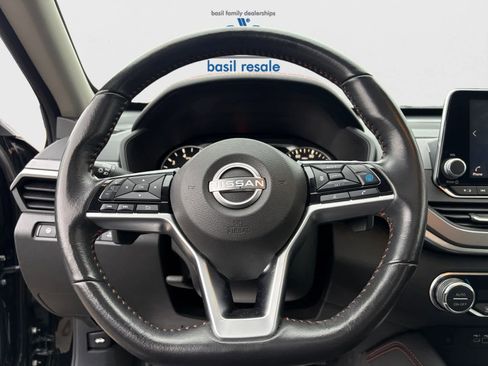 Used 2024 Nissan Altima 2.5 SR AWD/4WD image 11