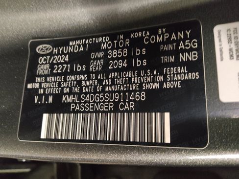 Used 2025 Hyundai Elantra SEL FWD image 33