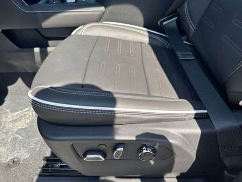 New 2026 GMC Sierra 2500 AT4X image 12