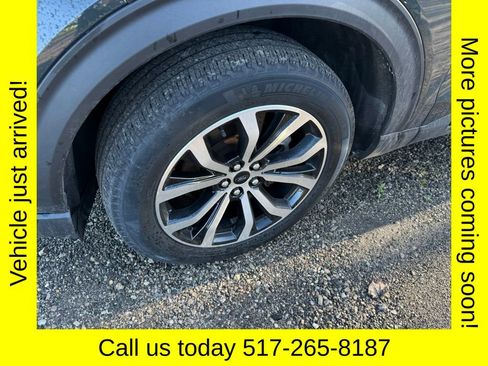 Used 2022 Ford Explorer ST-Line AWD/4WD image 5