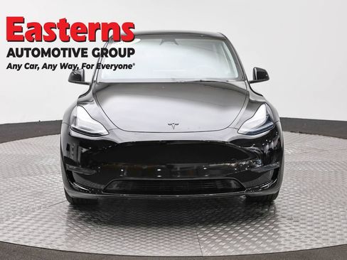 Used 2024 Tesla Model Y Long Range AWD/4WD image 2