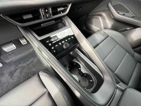 Used 2026 Porsche Macan Electric RWD image 29