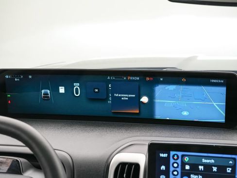 Certified 2025 Ford Expedition Active AWD/4WD image 23