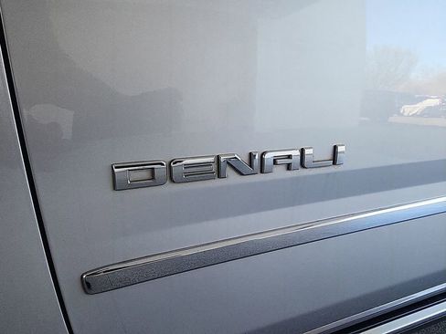 Certified 2020 GMC Yukon Denali w/ Denali Premium Package image 32