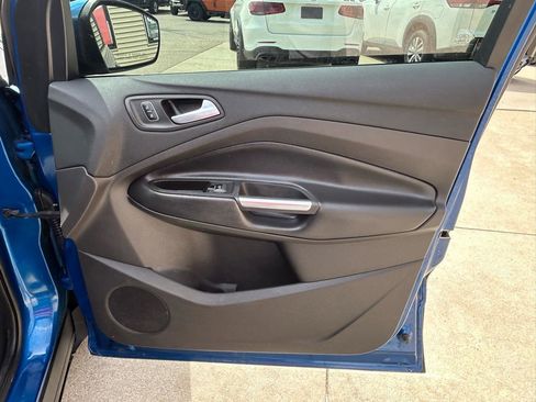 Used 2017 Ford Escape SE w/ Equipment Group 201A FWD image 16