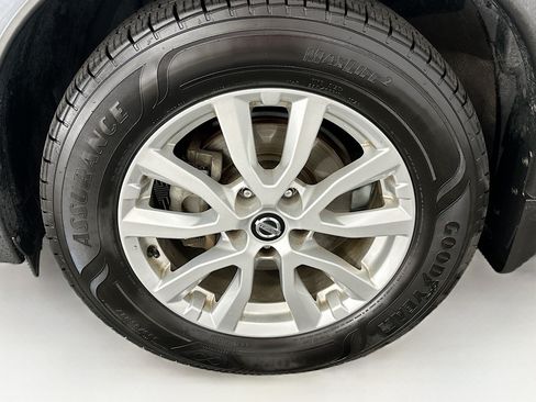 Used 2018 Nissan Rogue SV w/ Premium Package AWD/4WD image 11
