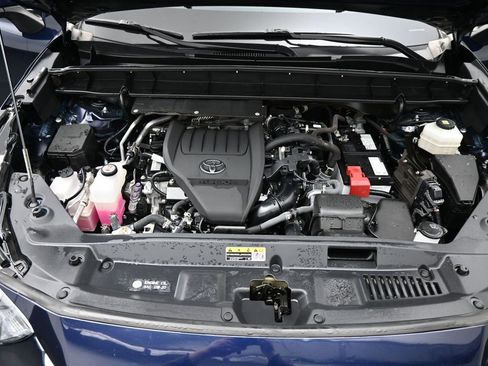 Used 2023 Toyota Highlander XLE image 14