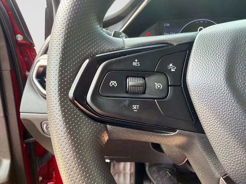 Used 2022 Chevrolet Bolt EUV LT FWD image 30