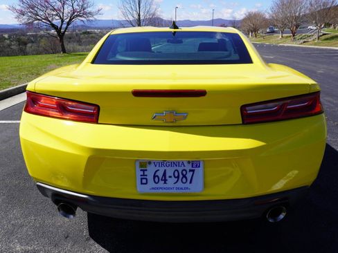 Used 2016 Chevrolet Camaro LT image 9