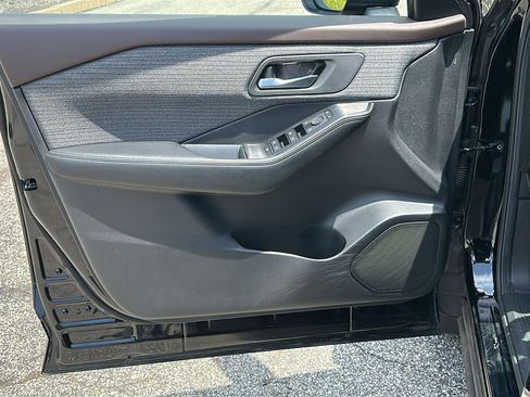 Certified 2023 Nissan Rogue SV AWD/4WD image 12