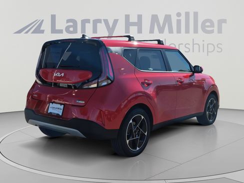 Used 2025 Kia Soul EX FWD image 5