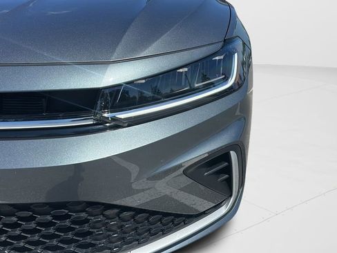 Used 2025 Volkswagen Jetta SEL image 32