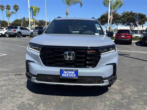 New 2025 Honda Pilot TrailSport image 3