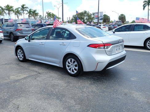 Used 2022 Toyota Corolla LE FWD image 8