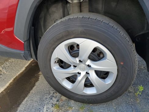 Used 2024 Toyota RAV4 LE image 6