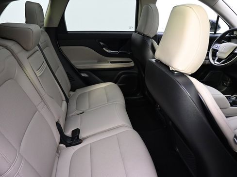 New 2025 Lincoln Corsair AWD w/ Equipment Group 101A image 18