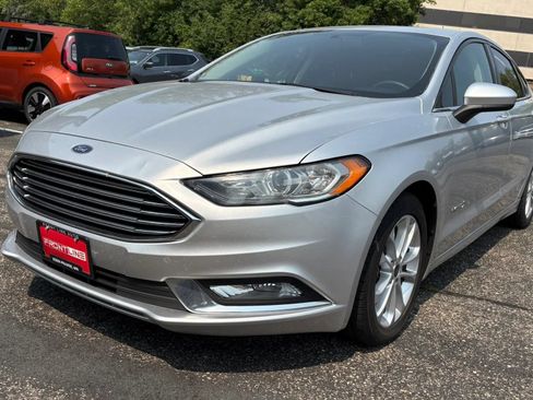 Used 2017 Ford Fusion SE w/ Equipment Group 601A FWD image 15