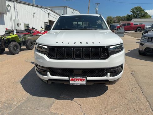 Used 2024 Jeep Wagoneer Series II w/ Convenience Group I AWD/4WD image 4