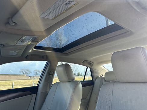 Used 2011 Toyota Avalon Limited image 27