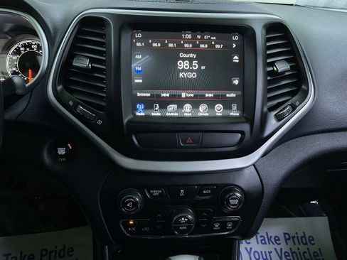 Used 2017 Jeep Cherokee Limited image 22