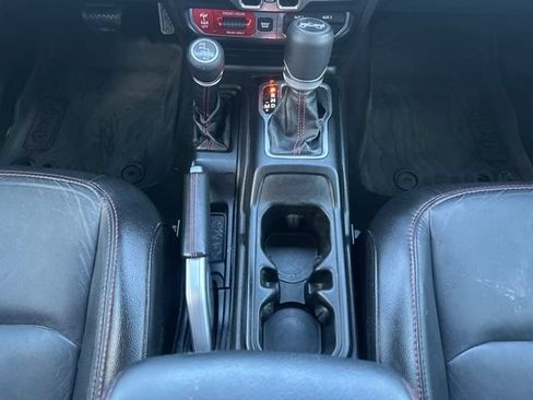 Used 2019 Jeep Wrangler Unlimited Rubicon AWD/4WD image 12