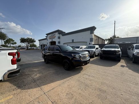 Used 2020 Chevrolet Tahoe 2WD w/ Remote Keyless Entry Package image 42