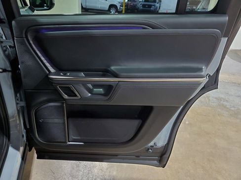 Used 2024 Rivian R1S Adventure AWD/4WD image 30