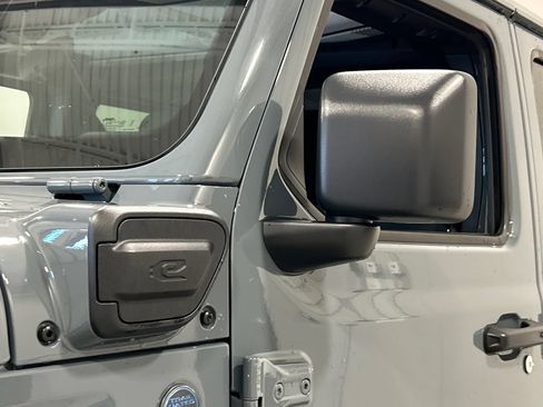 Certified 2025 Jeep Wrangler Unlimited Sahara AWD/4WD image 13