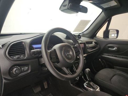 Used 2022 Jeep Renegade Altitude AWD/4WD image 12