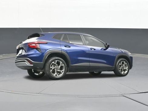 Used 2024 Chevrolet Trax LT w/ Driver Confidence Package image 49