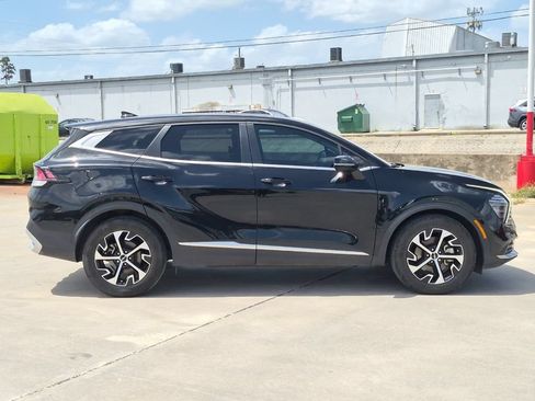 Used 2025 Kia Sportage EX FWD image 7