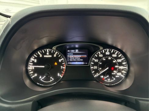 Used 2020 Nissan Pathfinder S AWD/4WD image 23