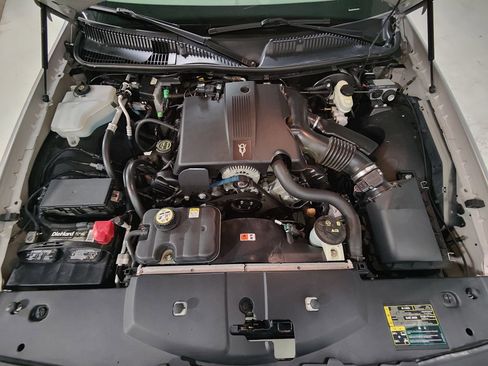 Used 2004 Lincoln Town Car Ultimate image 5