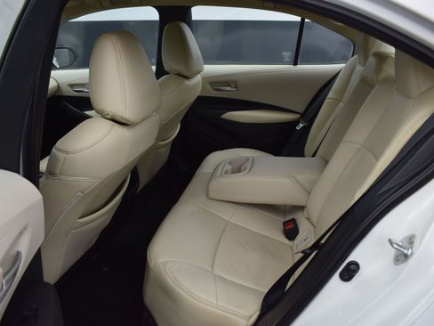 Used 2021 Toyota Corolla LE w/ Carpet Mat Package (TMS) image 12