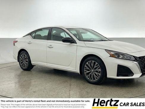 Used 2025 Nissan Altima 2.5 SV FWD image 1
