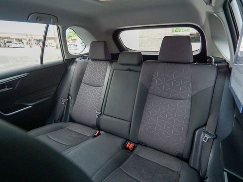 Used 2024 Toyota RAV4 XLE FWD image 27