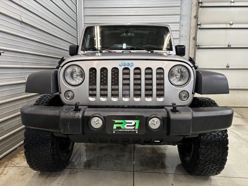Used 2018 Jeep Wrangler Sport image 2
