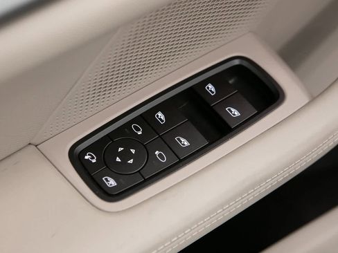 Certified 2025 Porsche Taycan image 18