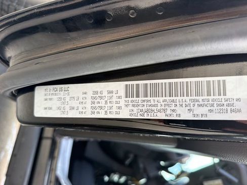 Used 2017 Jeep Wrangler Sahara AWD/4WD image 29
