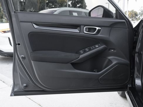 Used 2025 Honda Civic Sport image 33