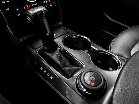 Certified 2019 Ford Explorer Limited w/ Class III Trailer Tow Package image 33