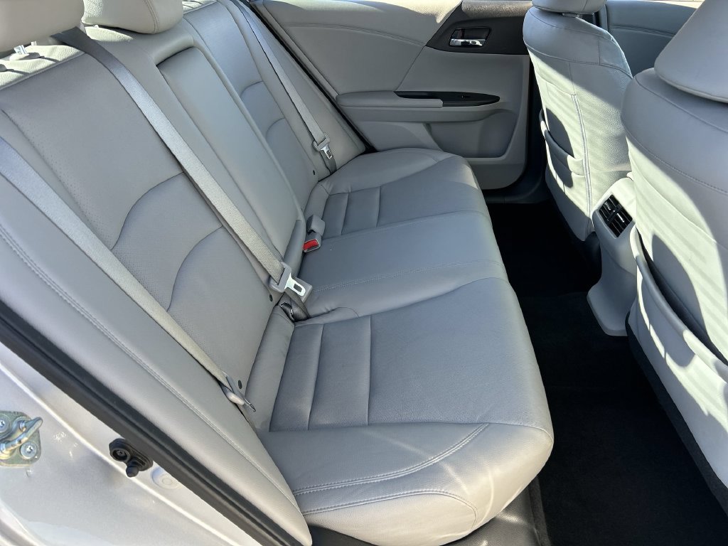 Used 2015 Honda Accord EX-L image 27